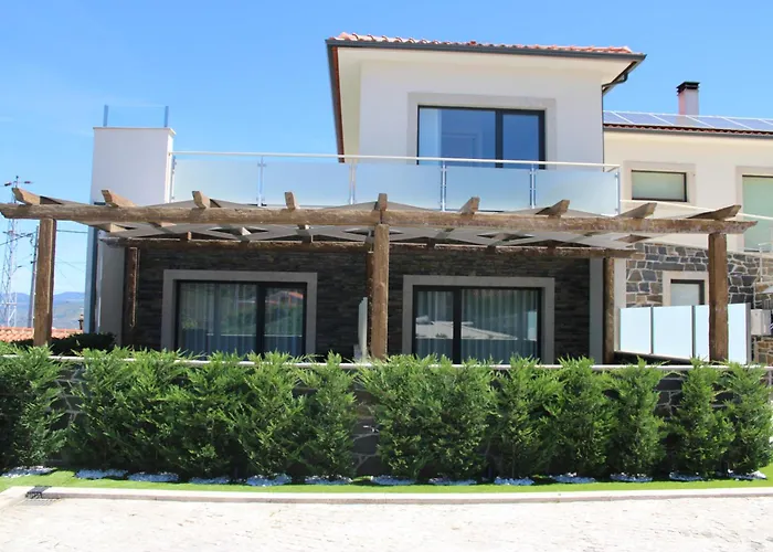 Socalcos Do Douro House Фермерский дом *