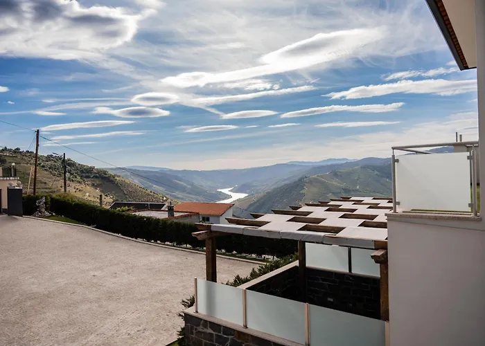 Socalcos Do Douro House *