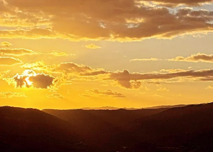 Socalcos Do Douro House Фермерский дом *